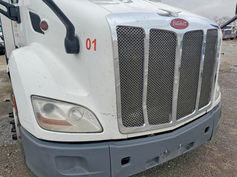 2019 Peterbilt 579 Semi Truck