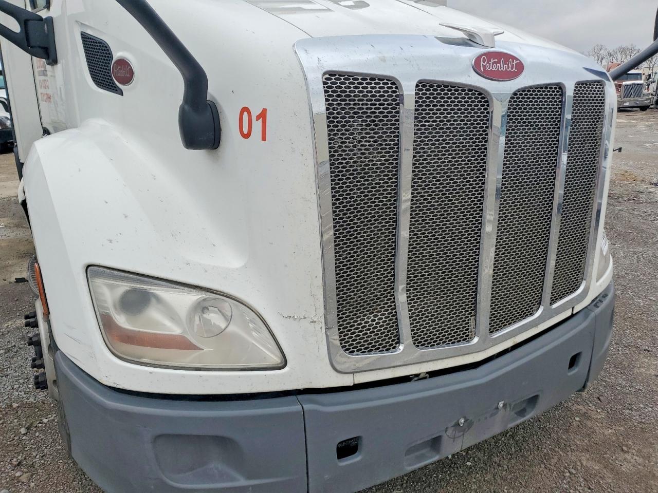 2019 Peterbilt 579 Semi Truck