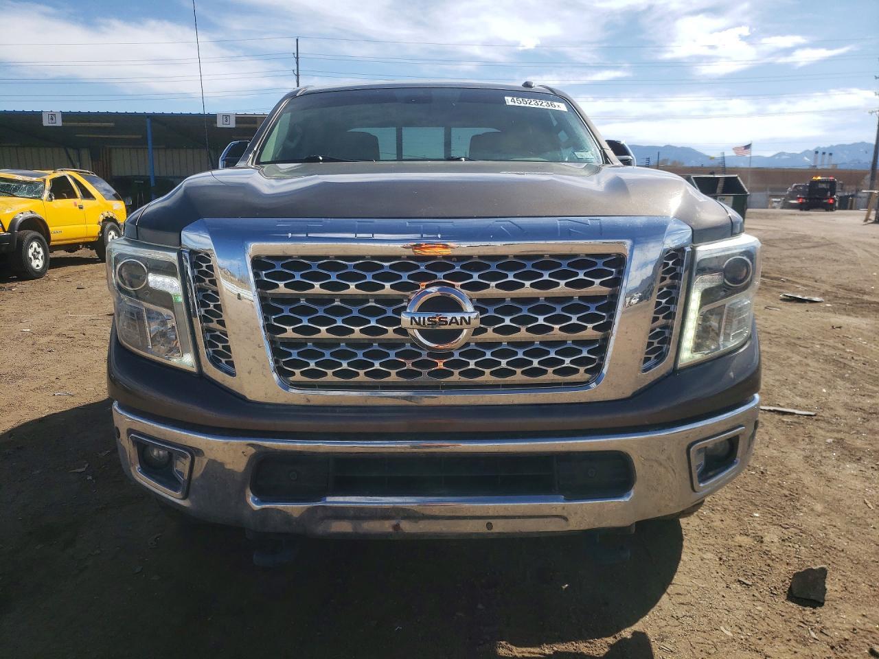 2017 Nissan Titan XD SL