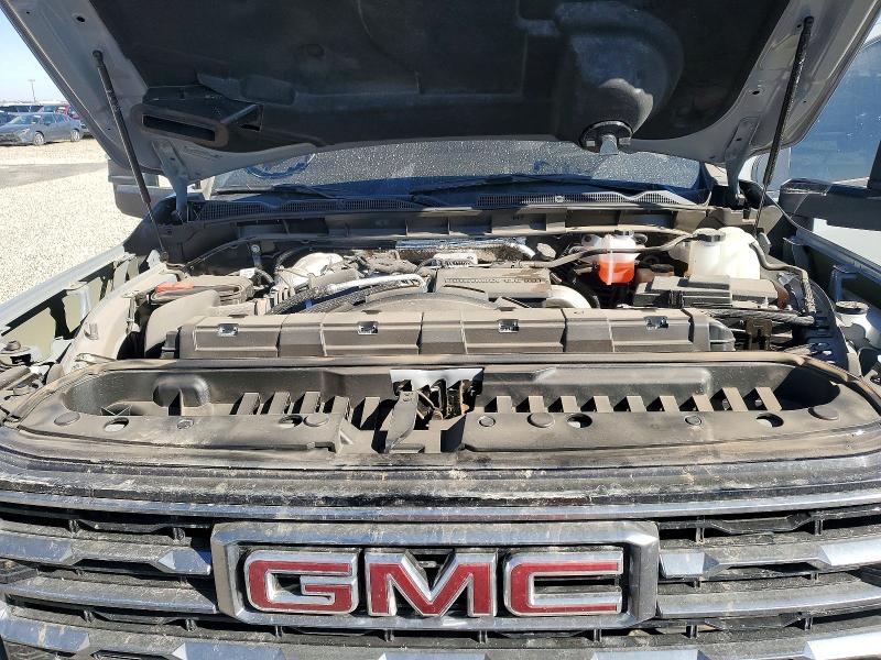 2025 GMC Sierra K2500 AT4
