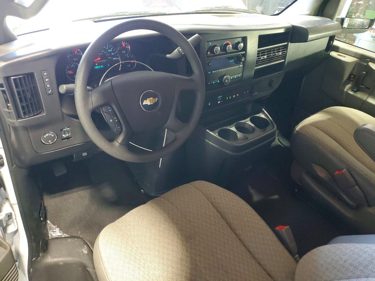 2025 Chevrolet Express G3500 LT