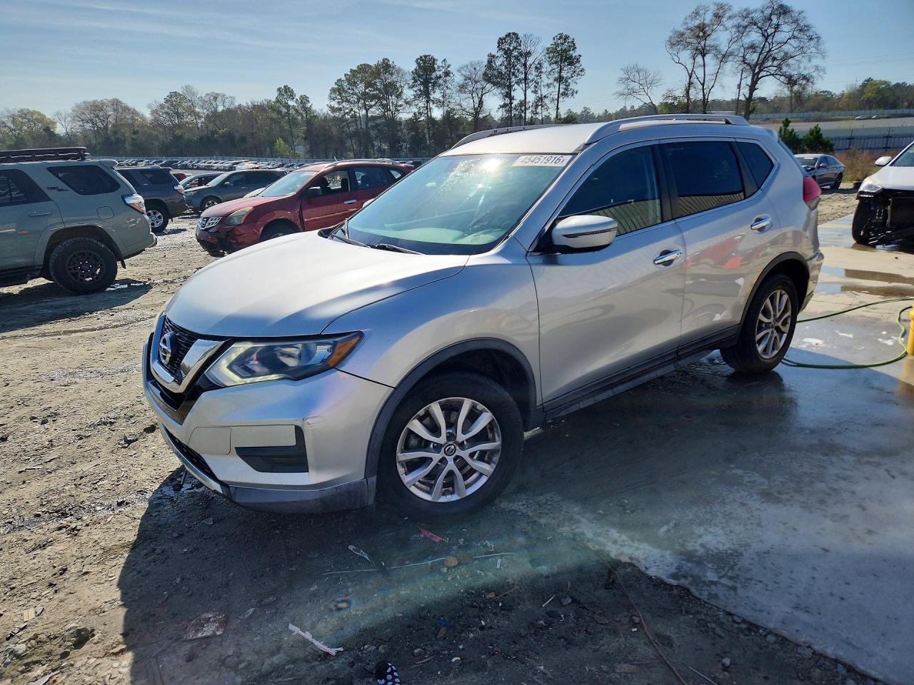 2017 Nissan Rogue sv