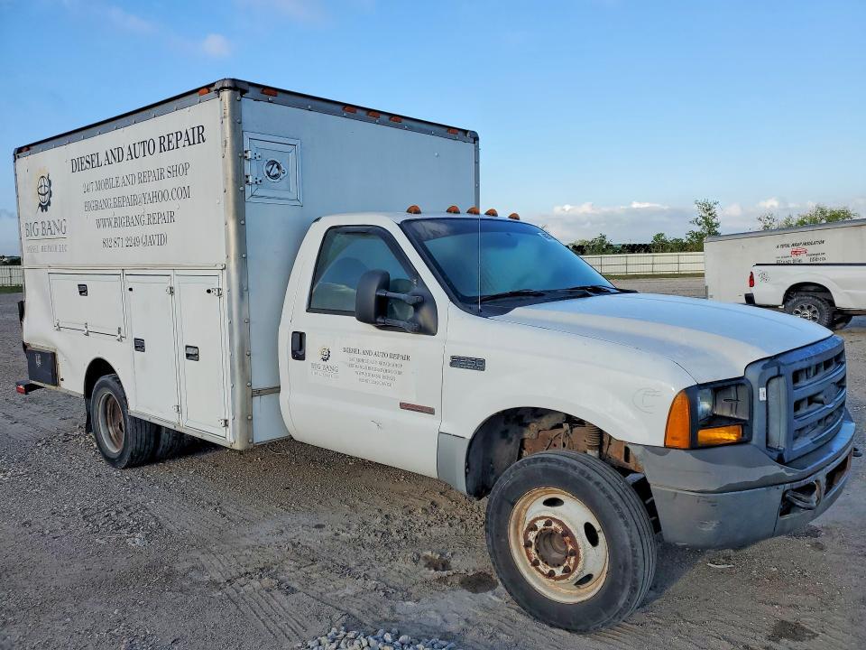 2004 Ford 2022 Ford Utility / Service Truck