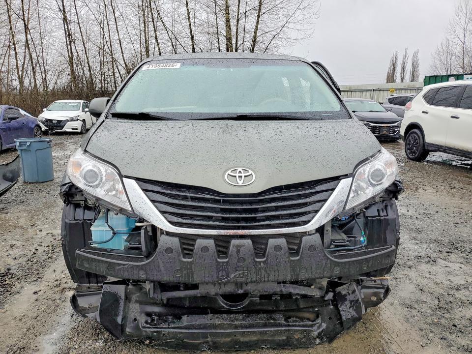 2011 Toyota Sienna le 7-passenger