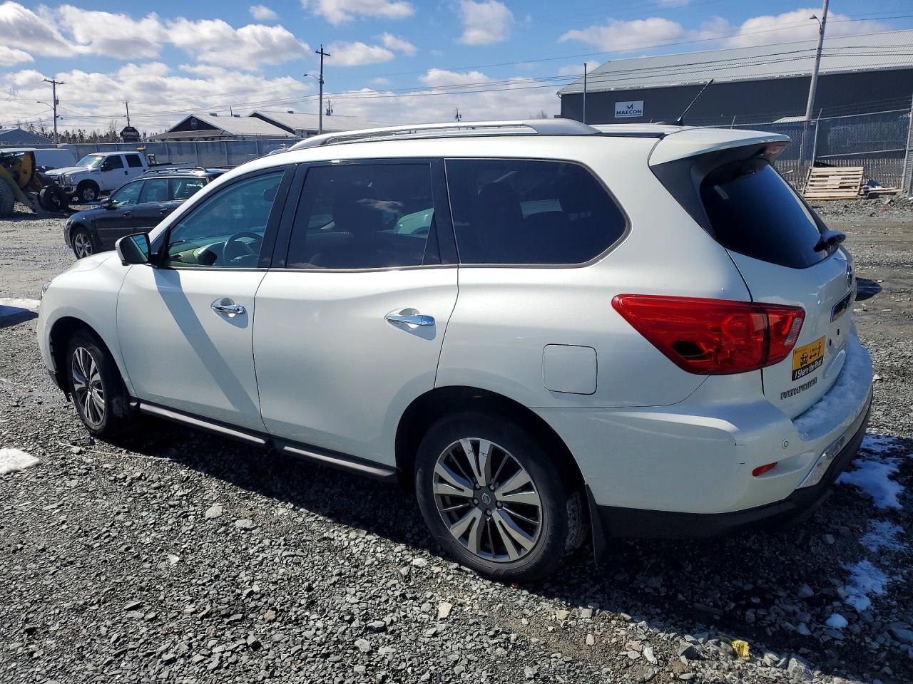 2017 Nissan Pathfinder s
