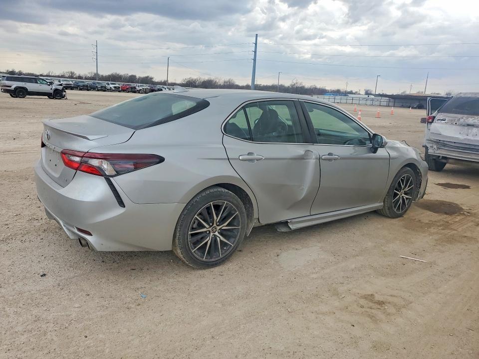 2022 Toyota Camry se