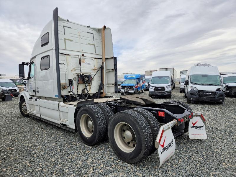 2015 Volv O vnl Semi Truck