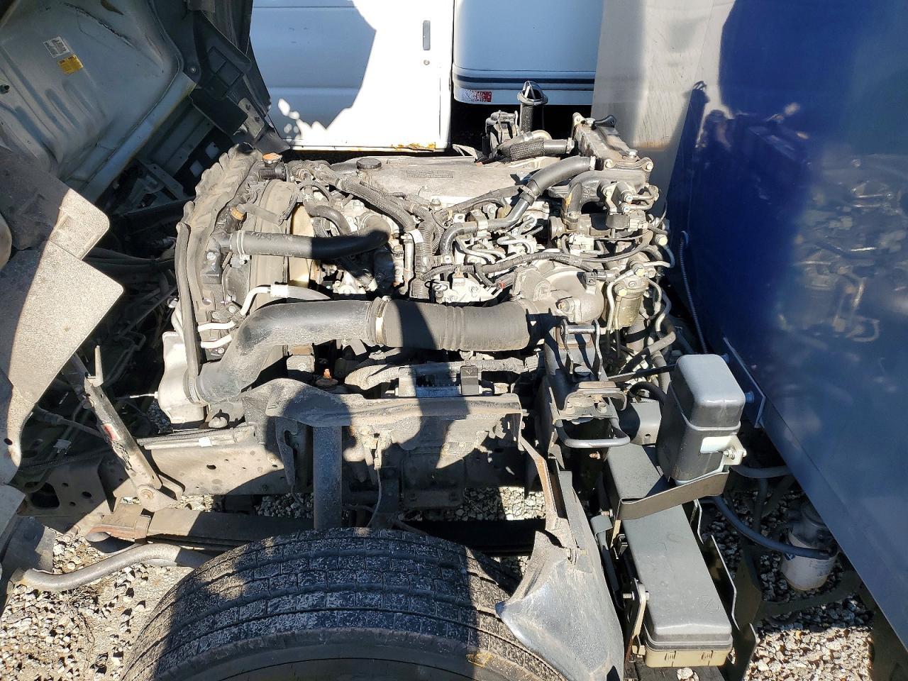 2020 Isuzu NRR BOX Truck