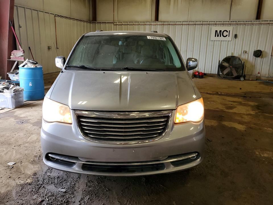 2013 Chrysler Town & Country Touring l