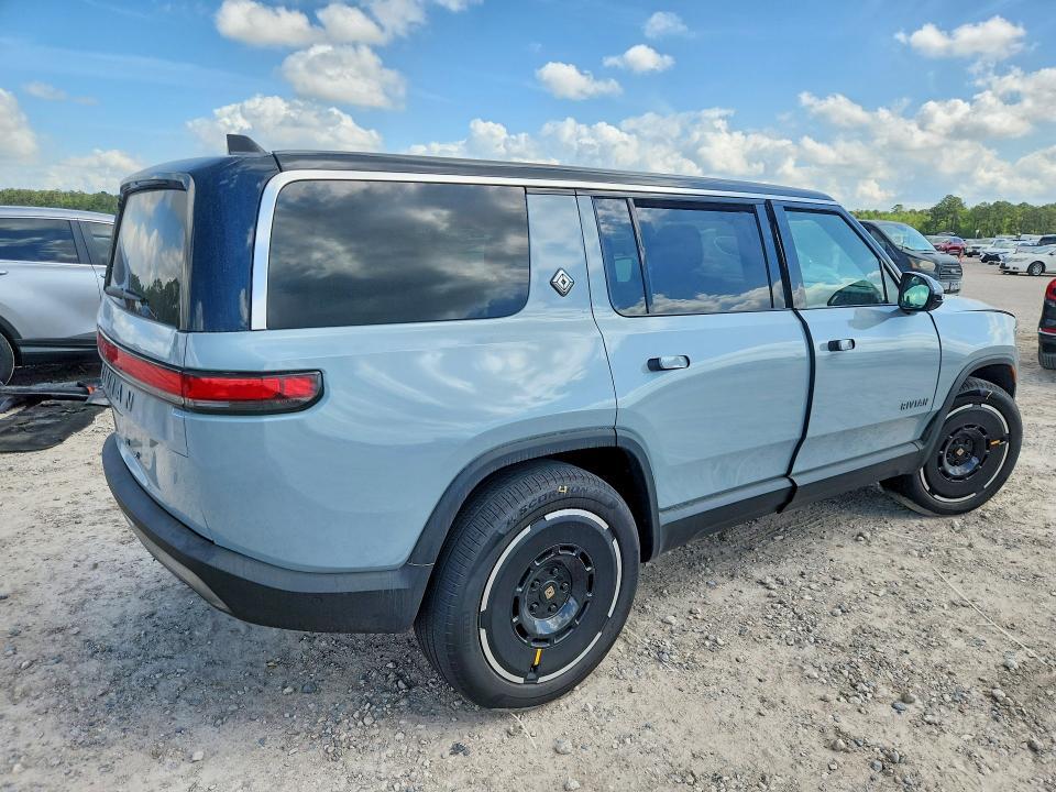 2025 Rivian R1S Adventure