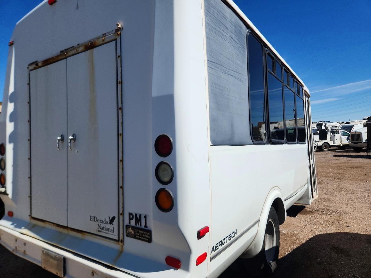 2002 Ford Econoline E350 Super Duty Cutaway Van