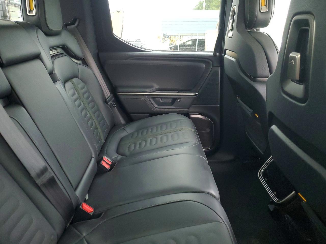 2025 Rivian R1T Adventure