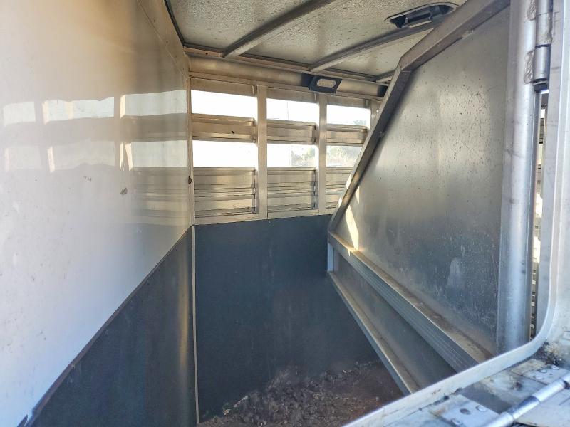 2018 Exxiss 2005 Universal Exiss Express 2H bp Horse Trailer