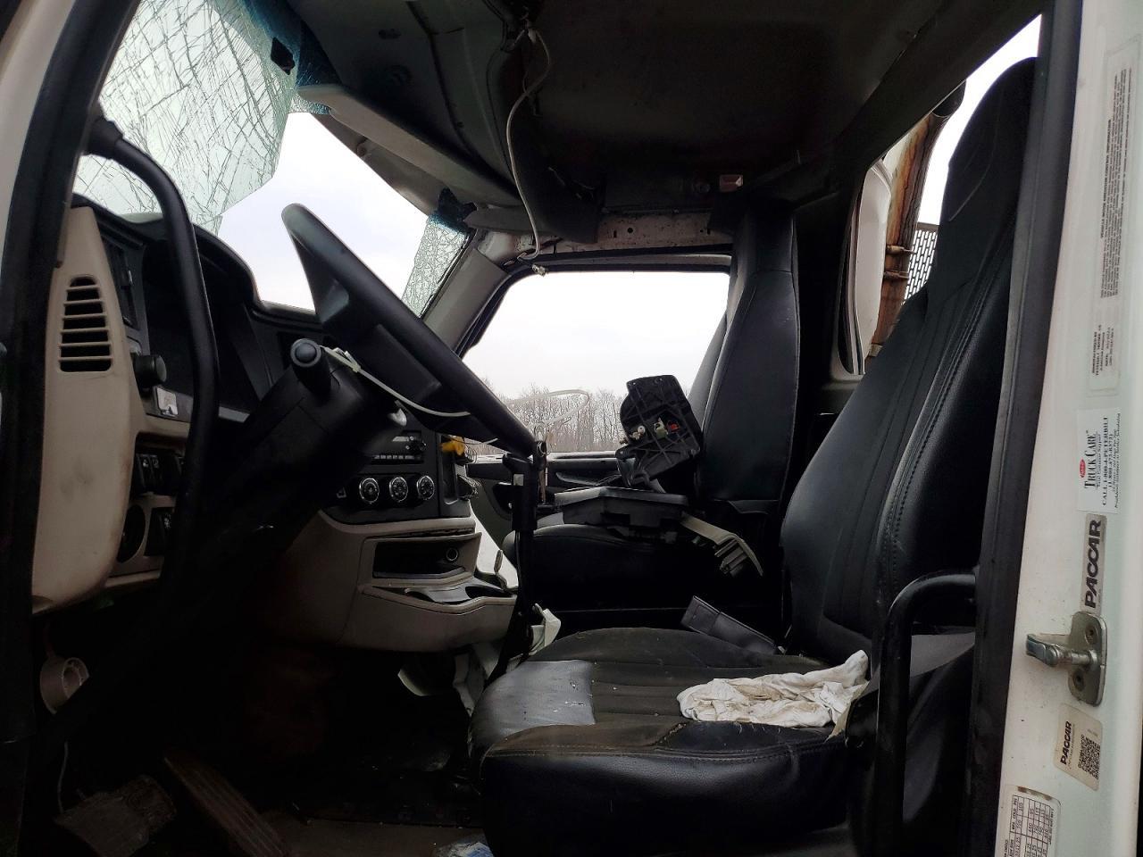 2025 Peterbilt 567