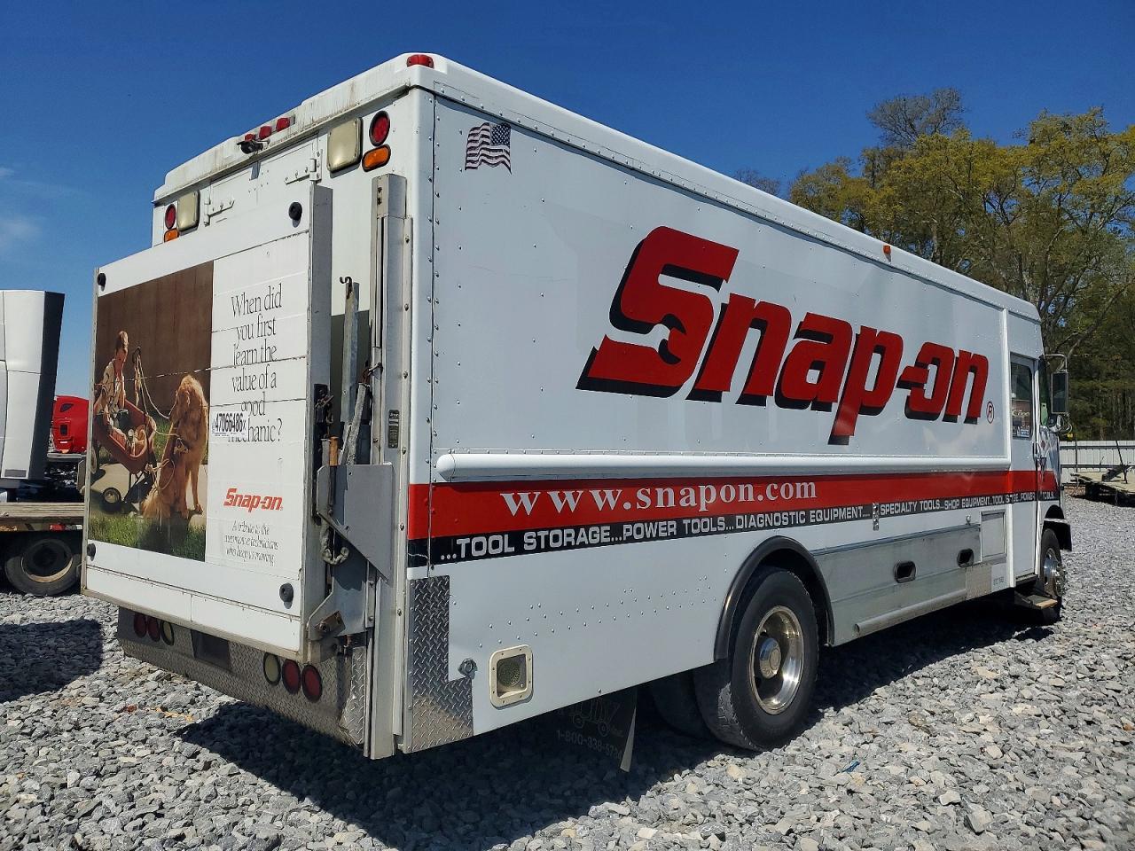 2004 Freigliner 2004 Freightliner MT55 Chassis Delivery Truck