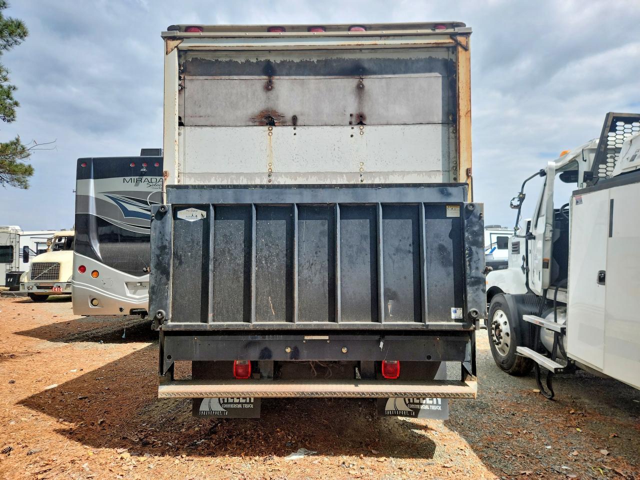 1998 Isuzu NPR BOX Truck