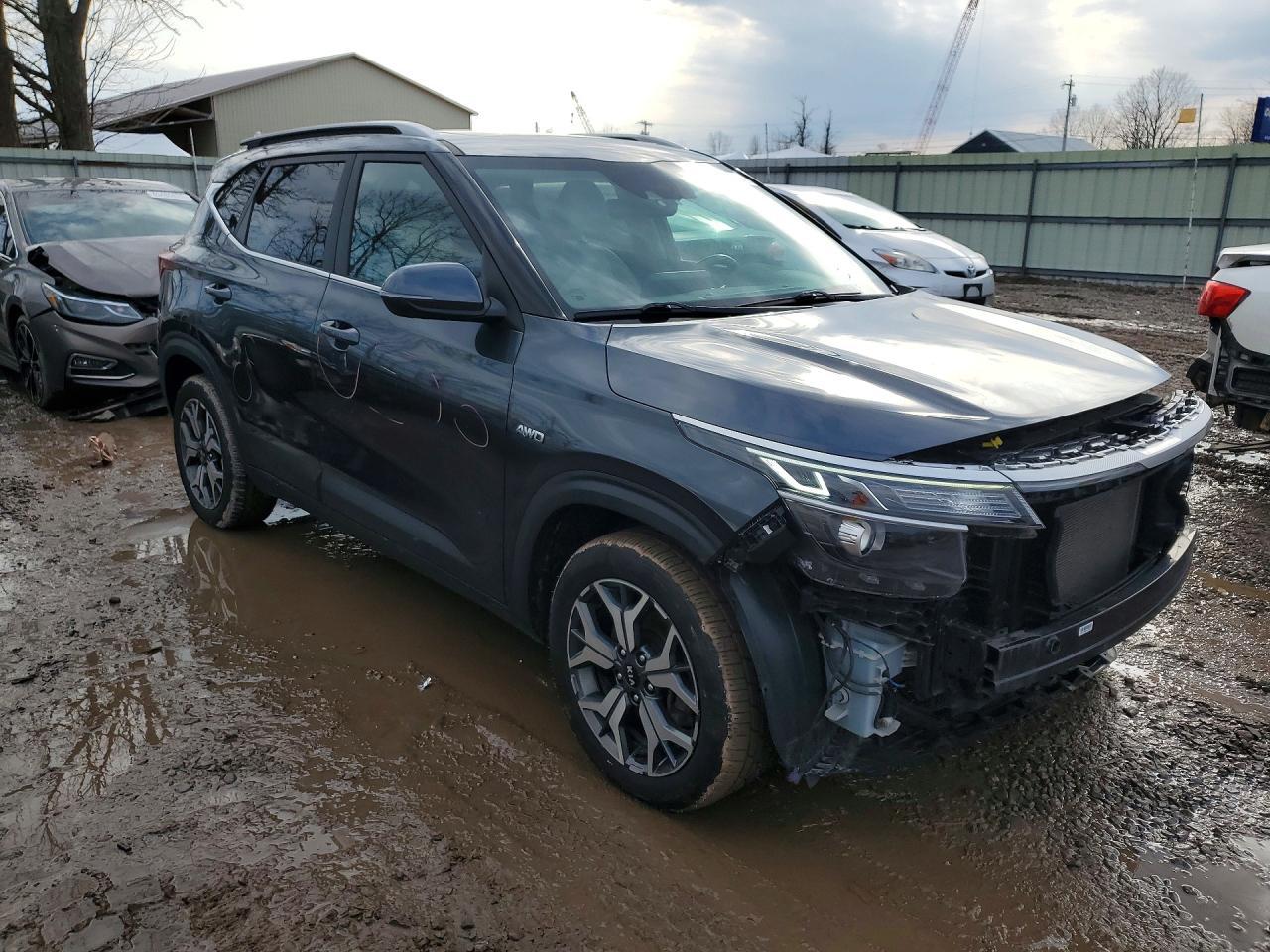 2021 KIA Seltos ex