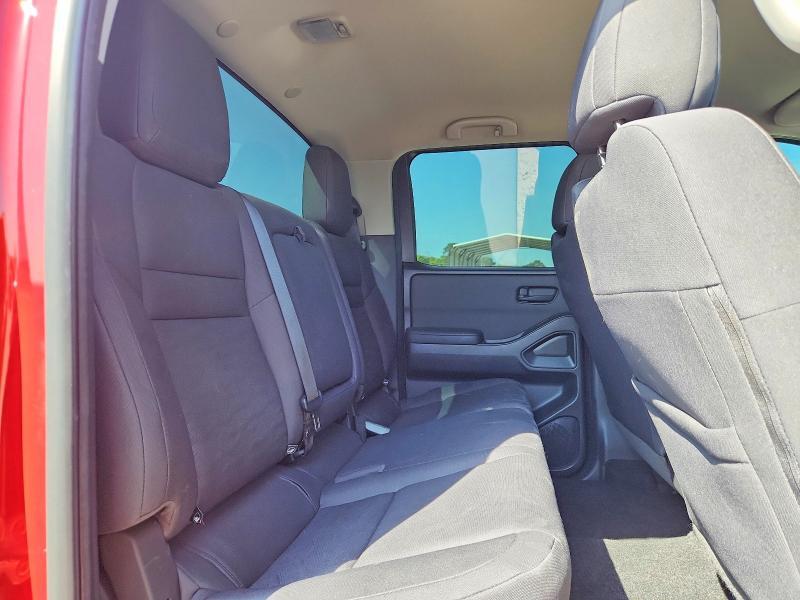 2022 Nissan Frontier s