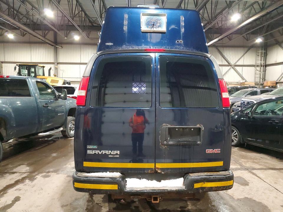 2011 GMC Savana G3500
