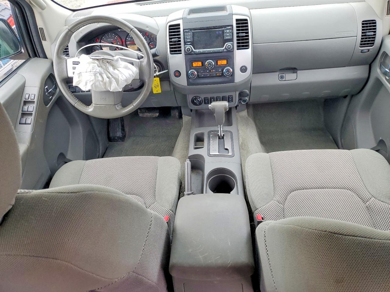2016 Nissan Frontier SV
