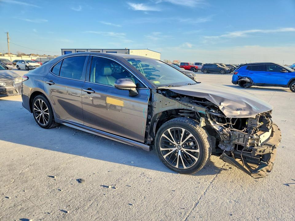 2018 Toyota Camry se