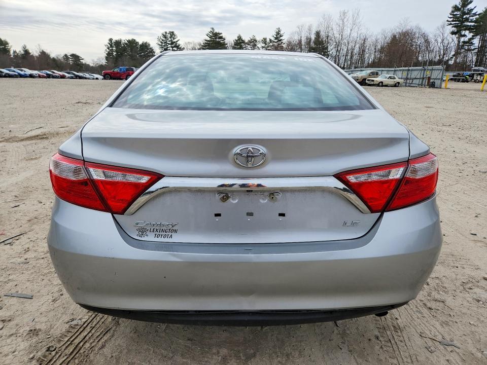 2015 Toyota Camry le