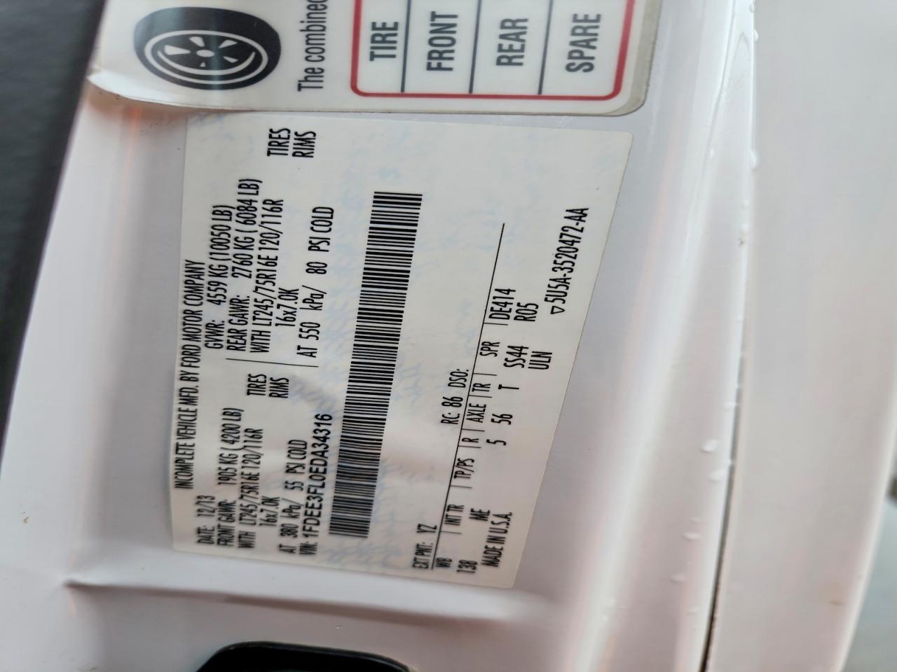 2014 Ford Econoline E350 Super Duty Cutaway Van