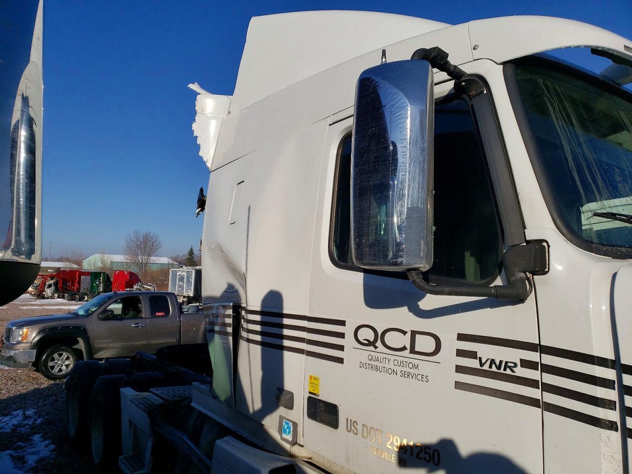 2021 Volv O VNR Semi Truck