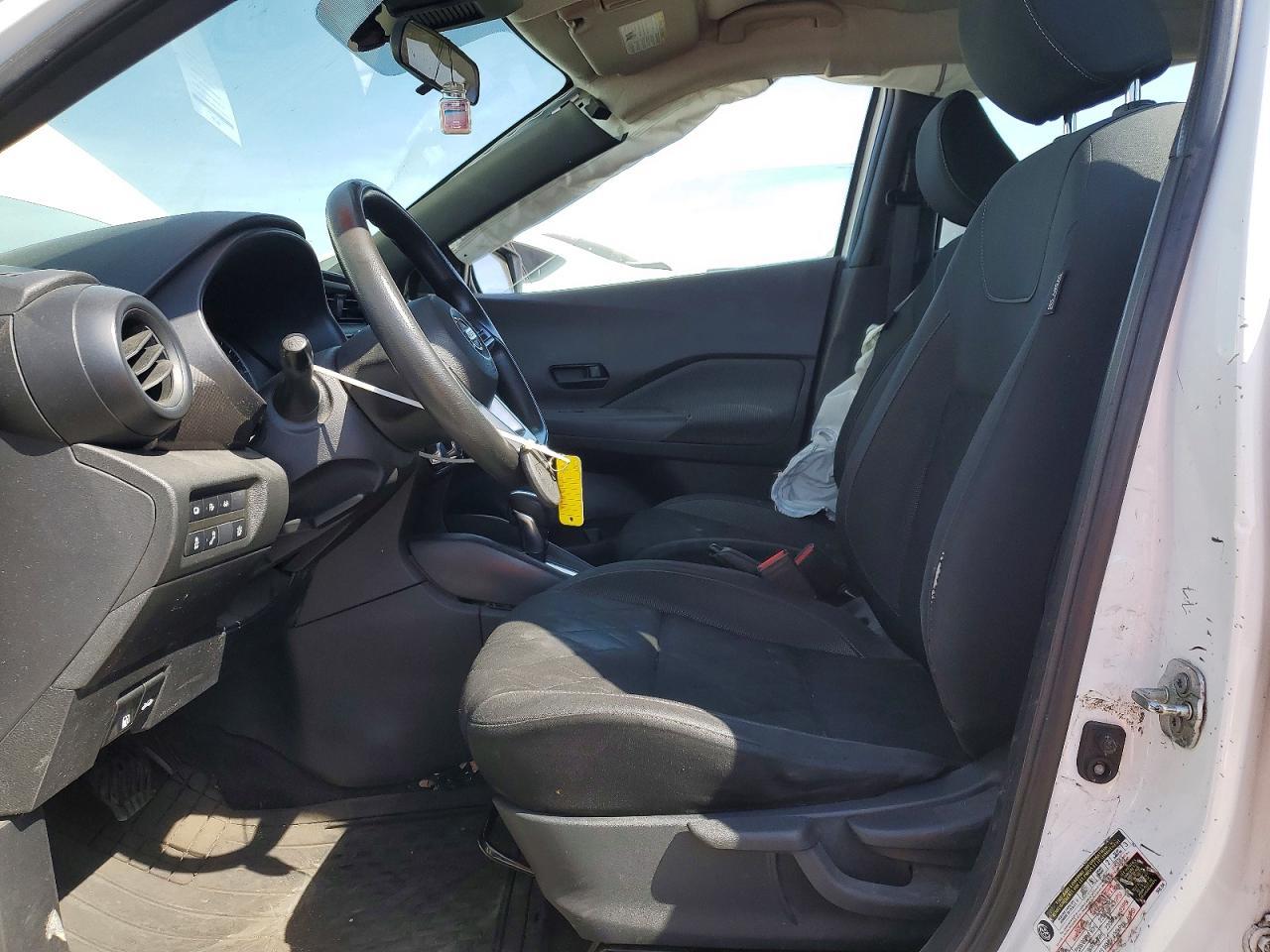 2020 Nissan Kicks s