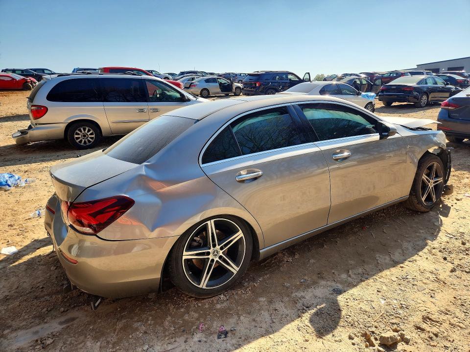 2019 Mercedes-Benz A 220