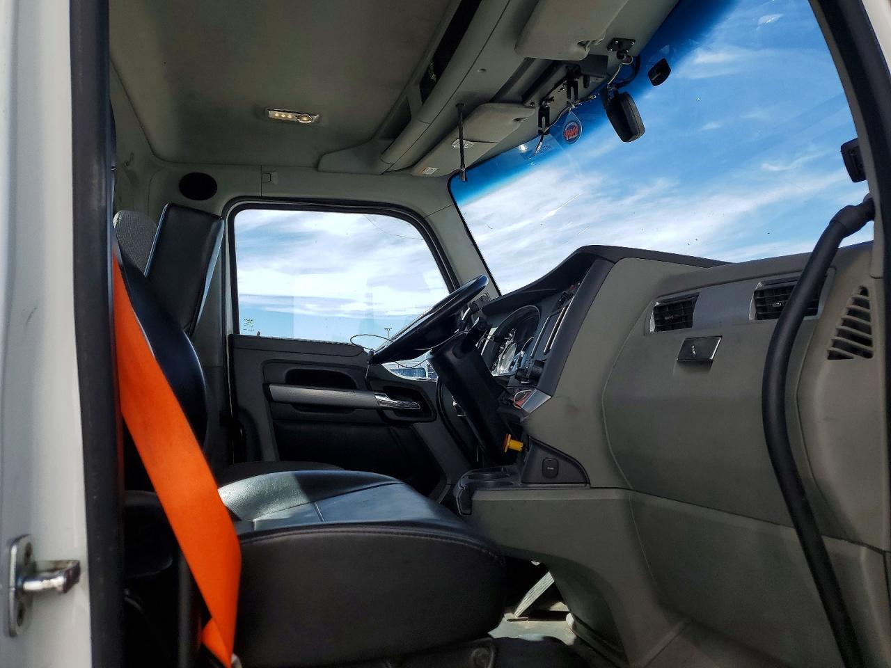 2020 Kenworth Construction T680