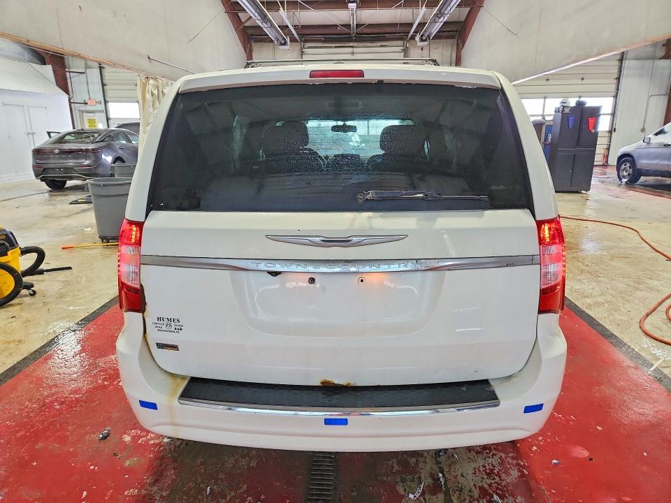 2013 Chrysler Town & Country Touring