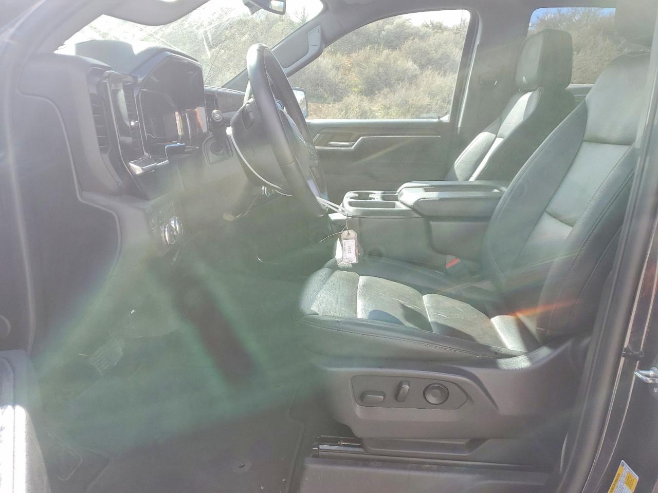 2025 GMC Sierra K1500 SLT