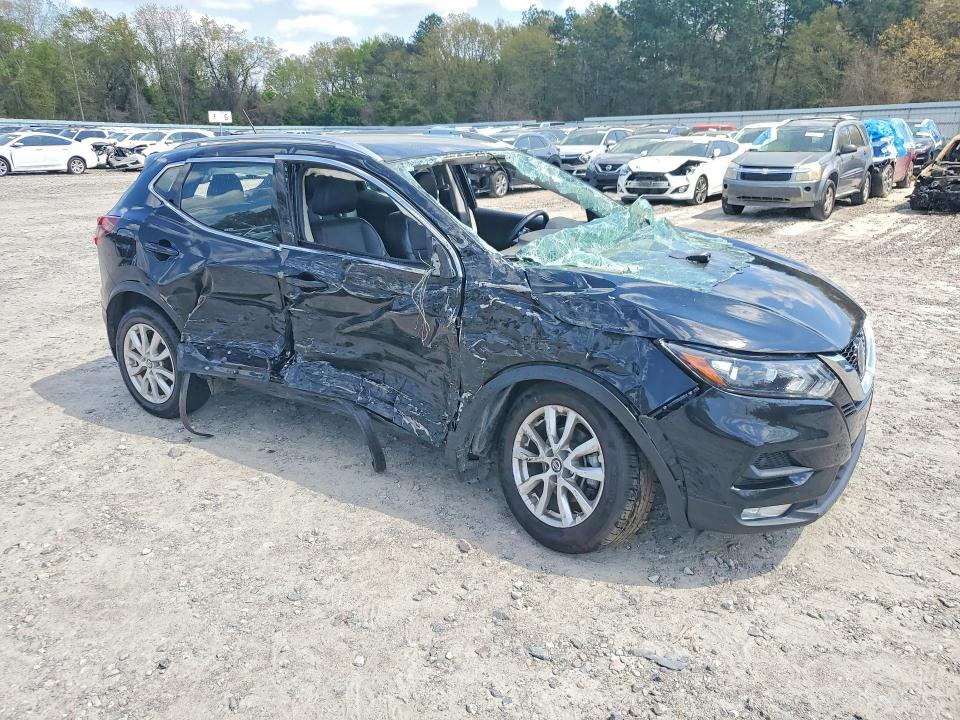 2022 Nissan Rogue Sport sv