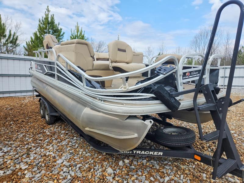 2019 Tracker Tracker Marine Suntr