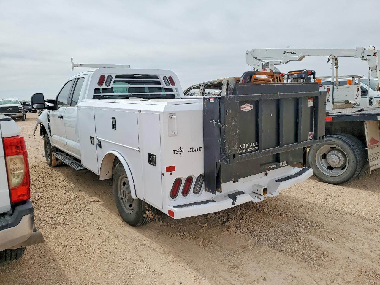 2025 Ford F250 Super Duty Utility / Service Truck