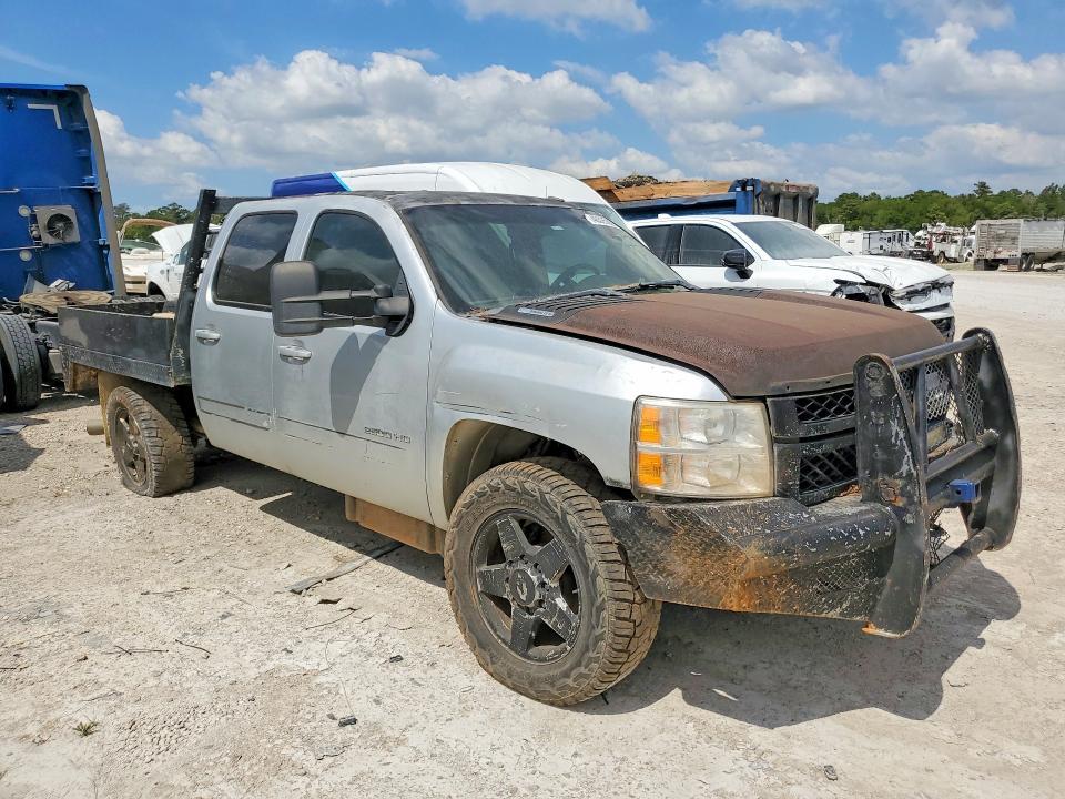 2014 Chevrolet Silverado 2500 HD LTZ Flatbed Truck