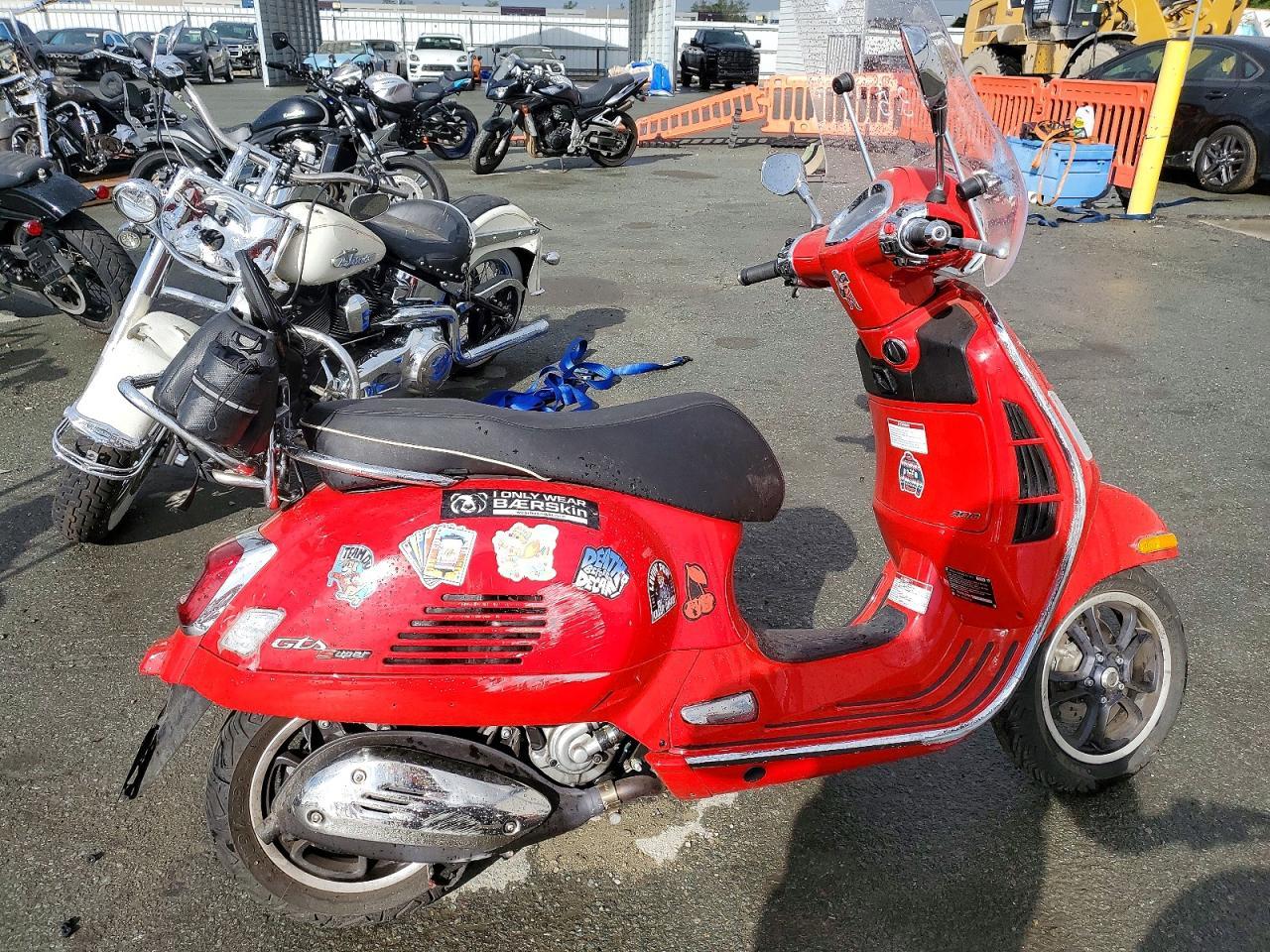 2023 Vespa GTS/SEI Giorni 300