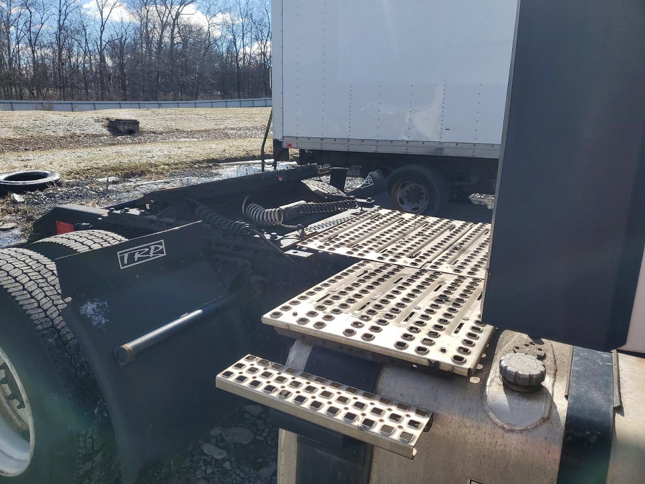 2018 Volvo VNL Semi Truck