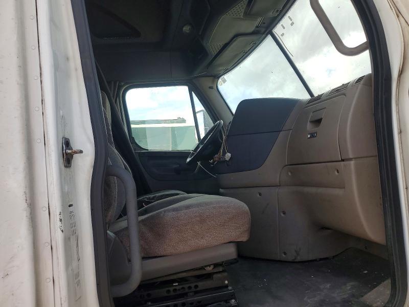 2016 Freightliner Cascadia 125 Semi Truck