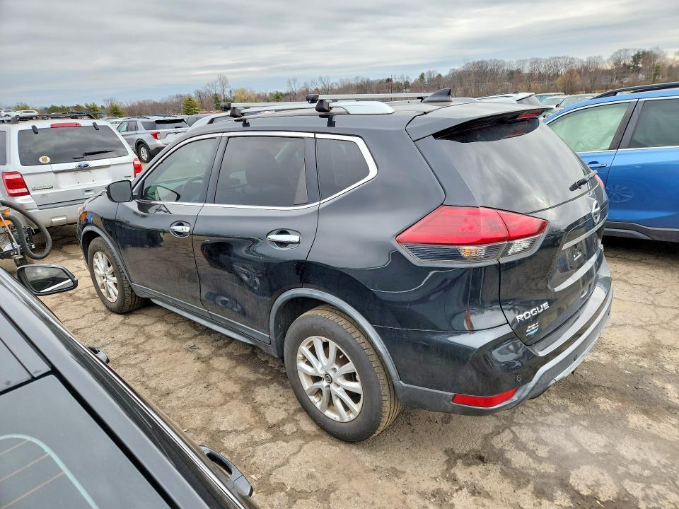 2020 Nissan Rogue sv