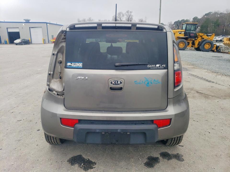 2011 KIA Soul +
