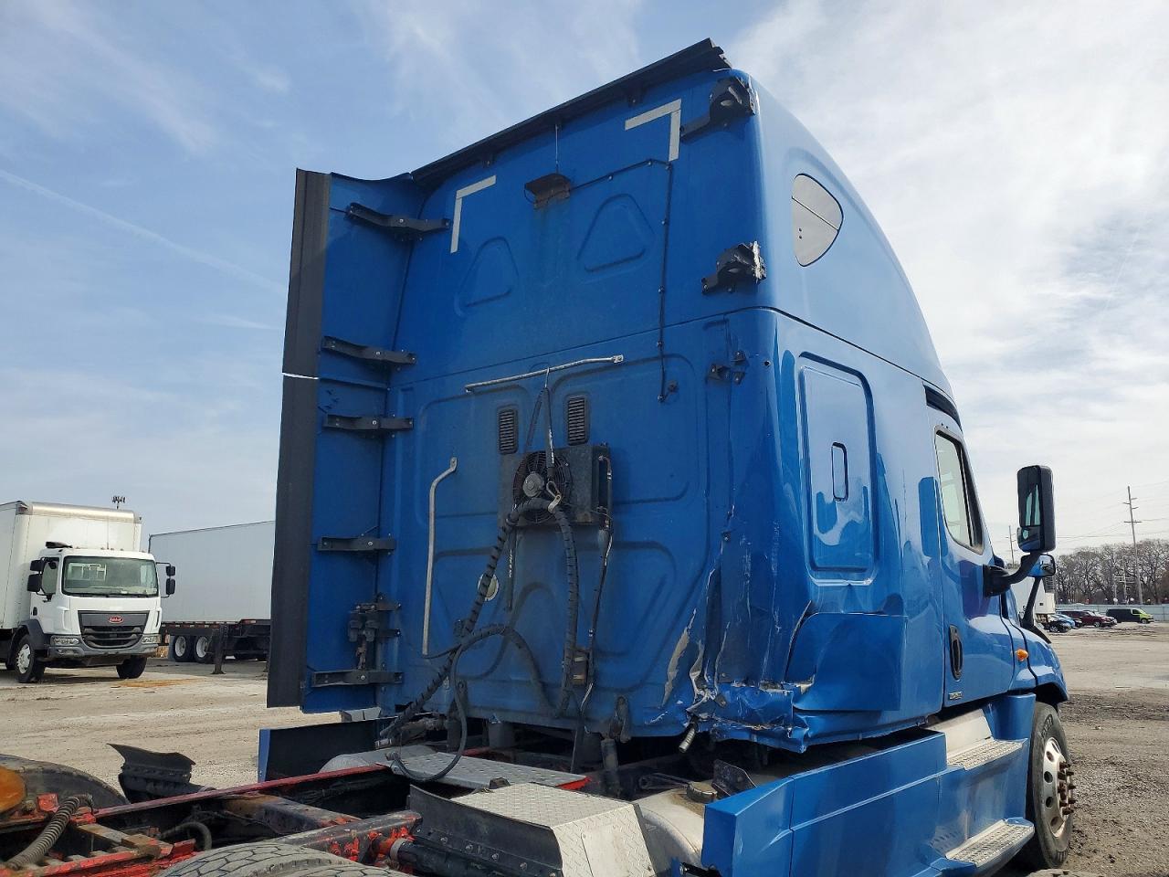 2014 Freightliner Cascadia Semi Truck