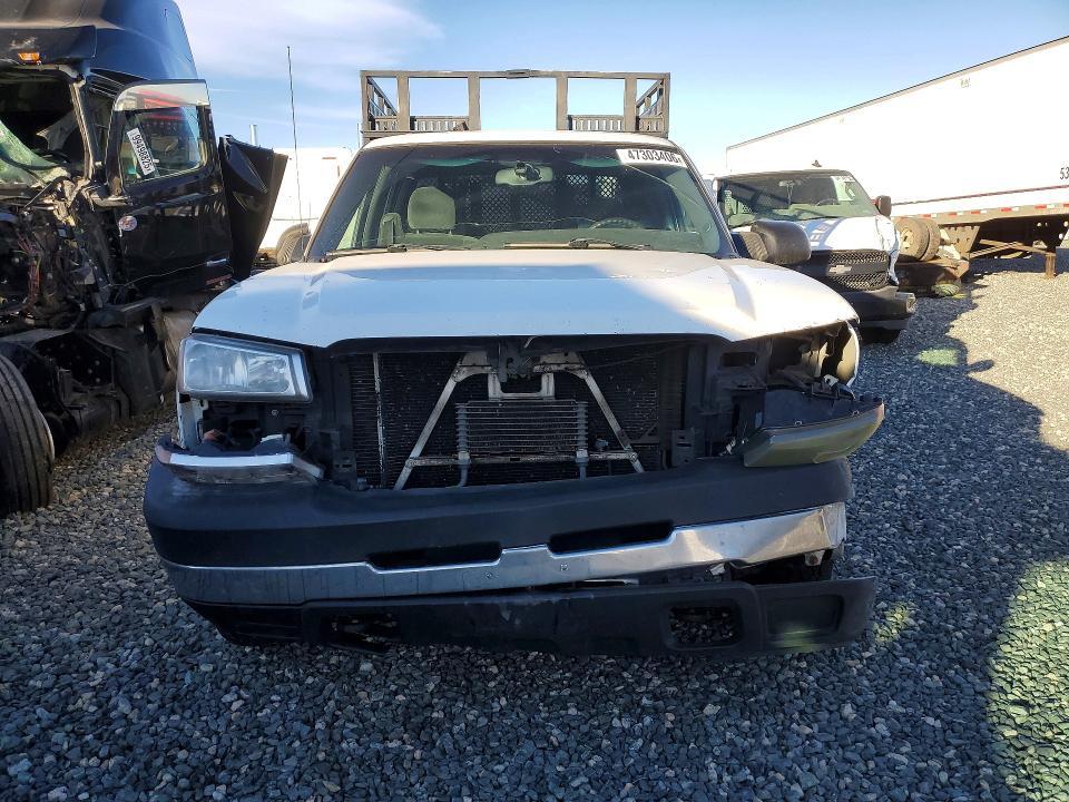 2004 Chev Rolet Silverado 2500 Flatbed Truck