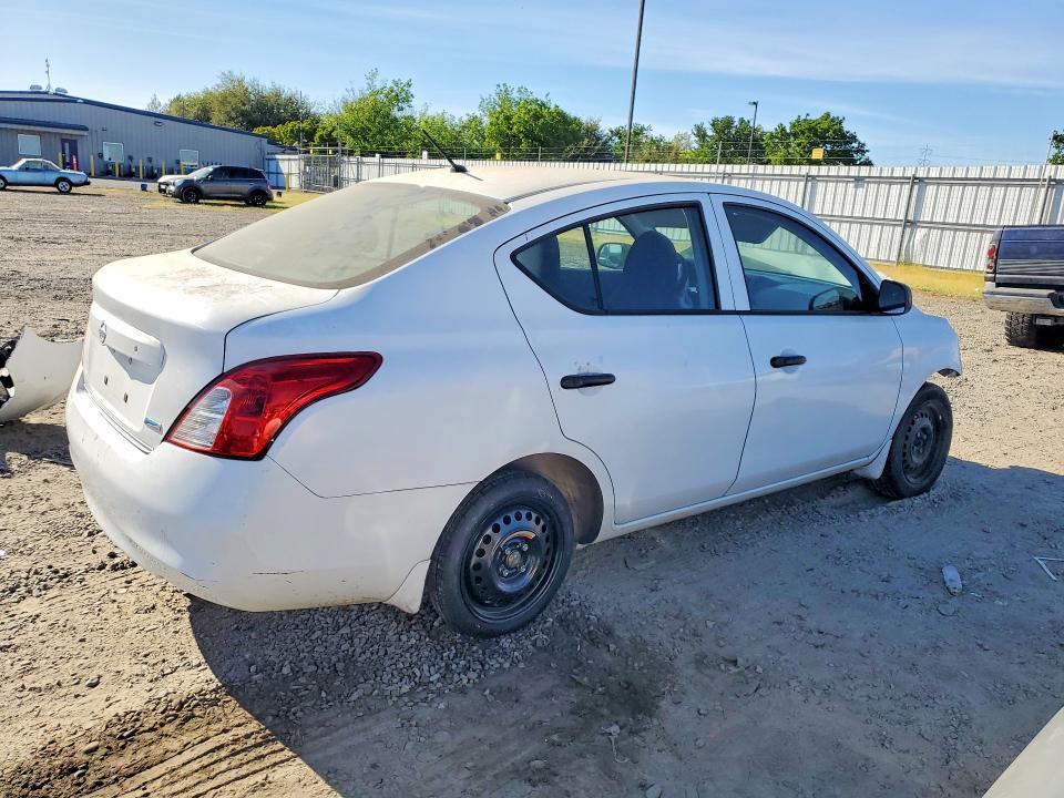 2012 Nissan Versa 1.6 s