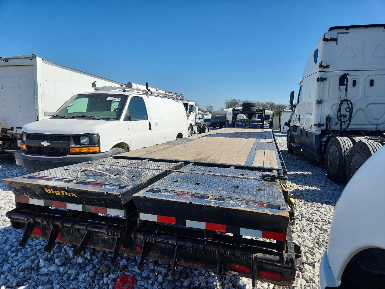 2023 Big Tex 14GN-35+5 Equipment Trailer