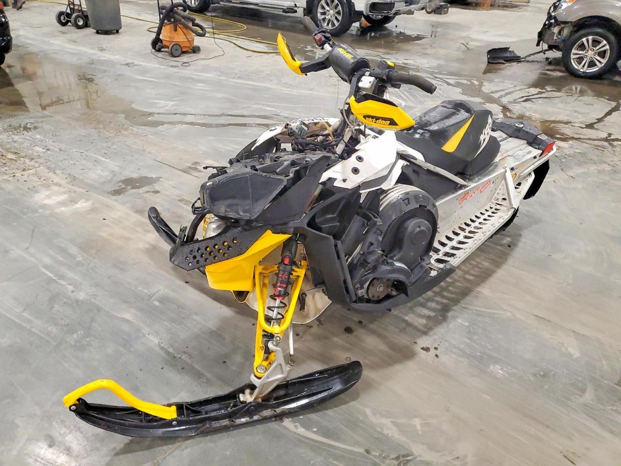 2010 Skidoo Snowmobile