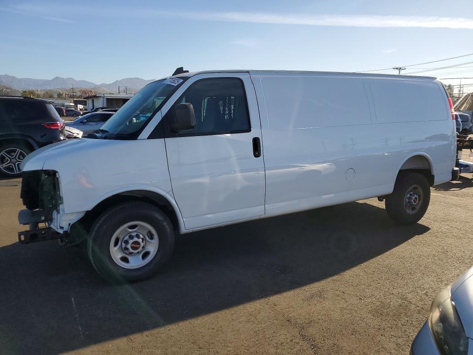 2025 GMC Savana G3500 Delivery van