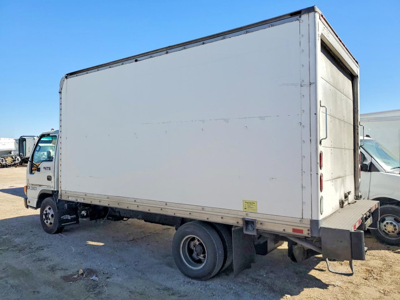 2000 Isuzu NPR BOX Truck