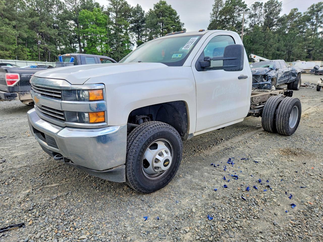 2016 Chevrolet Silverado Truck Cab AND Chassis